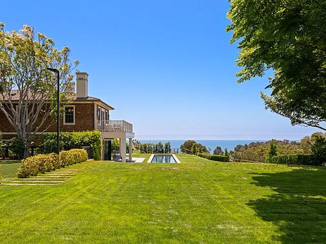 Original Zillow listing photo